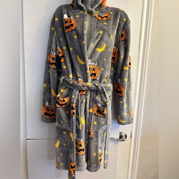 Peanuts plush snoopy grey robe by Berkshire Sz-S/M. R3 - Picture 2 of 11